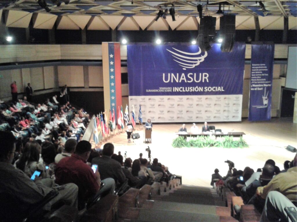 Protocolo y diplomacia. servicios de traducción e interpretación.