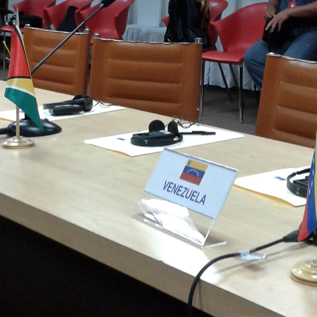 Servicio de interpretación para eventos de protocolo y diplomacia